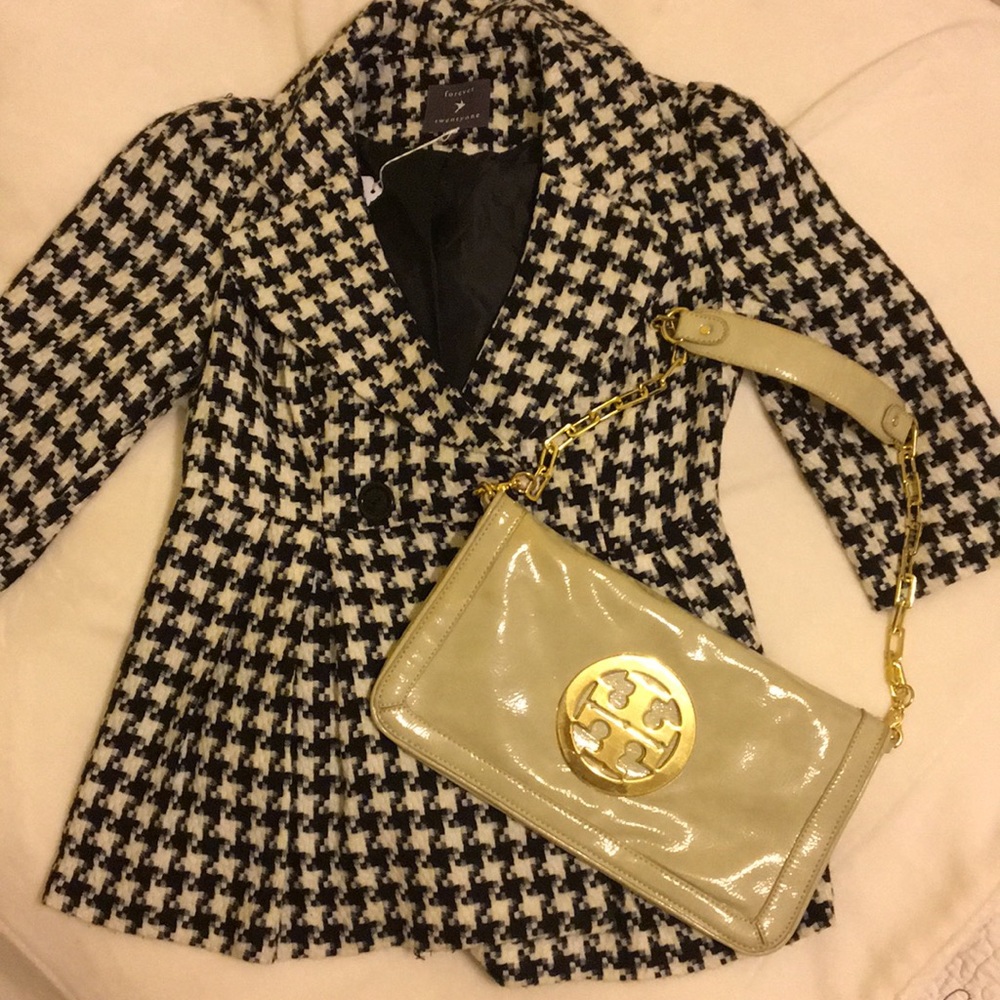 Beautiful Bag with Tory Burch logo